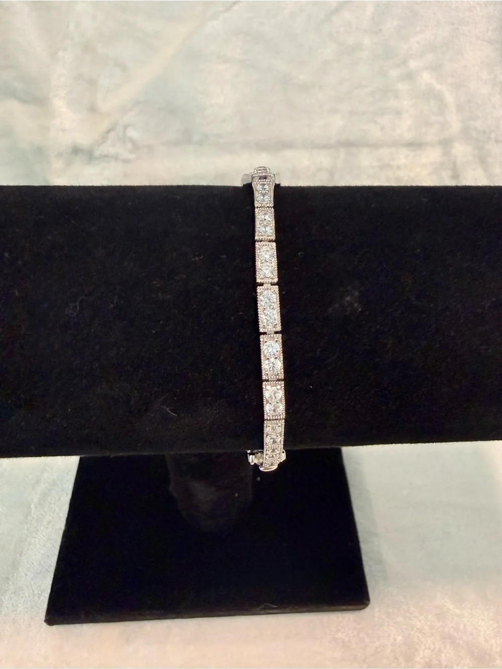 🌸JTV21 - Vanna K Blue and White Cubic Zirconia Simulants Bracelet💎🛍️